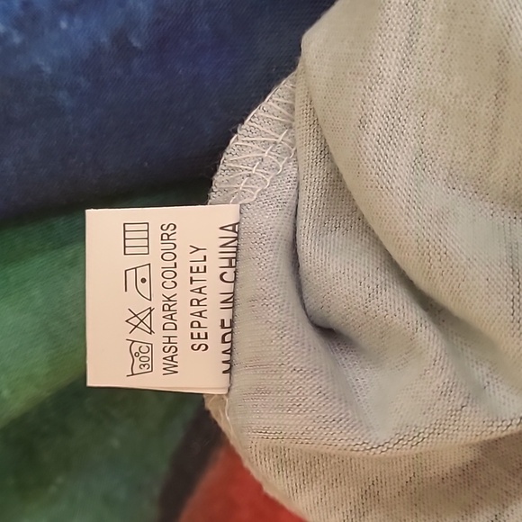 WAS $48 Women’s printed graphic t-shirt size xxl short sleeve nwot - Picture 6 of 12